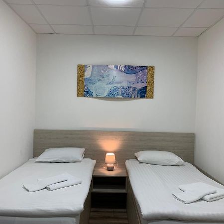 Міні-Готель Білий Квадрат Kiev Extérieur photo